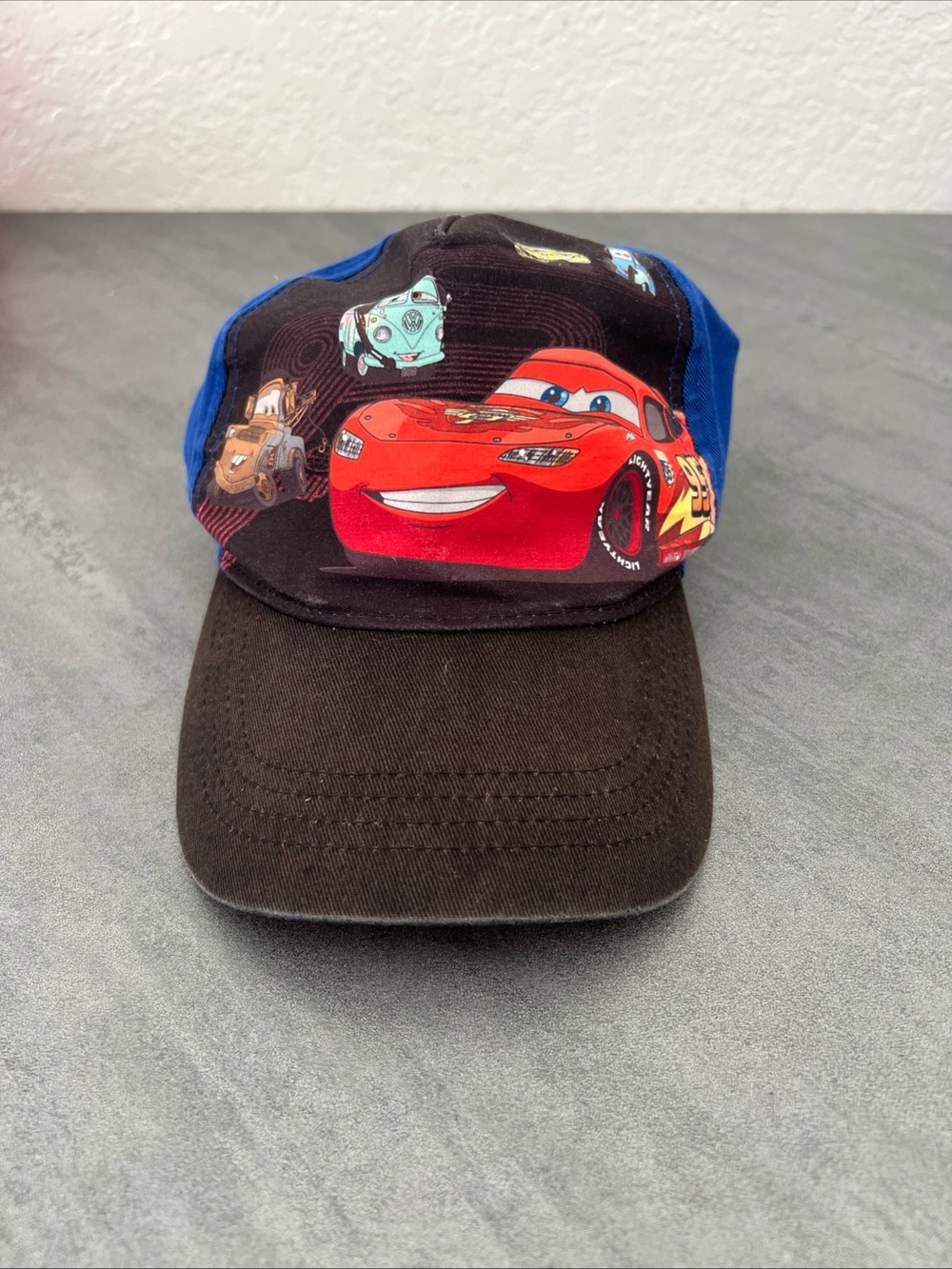 Disney Cars 2 Lightning McQueen Hook & Loop Adjustable Cotton Hat Ball Cap Youth